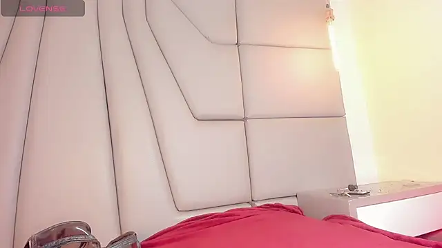 Miss-Saraii online show from 03-18-26, 04:10