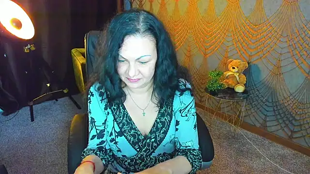IrissMoon online show from 05-11-26, 02:45