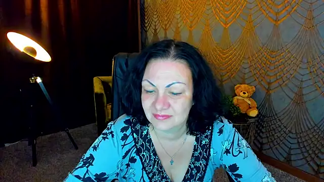 IrissMoon online show from 06-12-26, 05:45