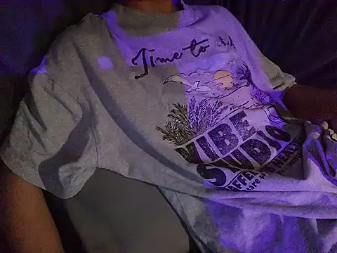 Snapshot of LEO_shy chatting on 03-02-26, 04:03 LEO shy online show from 03-02-26, 04:03