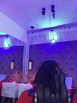 Auri   online show from 04-23-26, 07:38