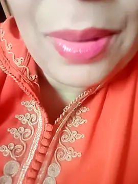 Naughty-Yousra online show from 05-15-26, 08:32