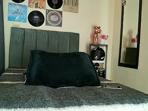 Snapshot of seventh_ftm chatting on 02-18-26, 08:16 seventh ftm online show from 02-18-26, 08:16