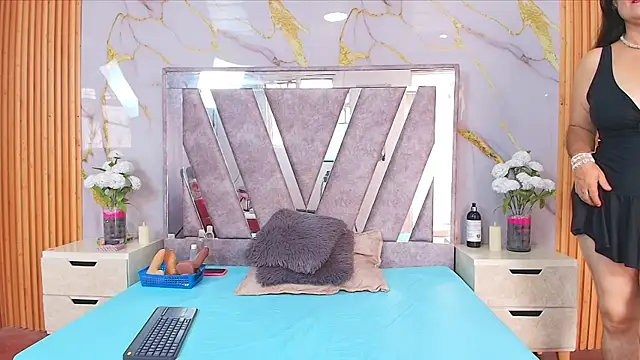 CrystallGomes online show from 04-19-26, 04:28