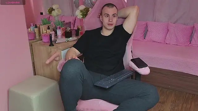 Snapshot of Kris_Braun chatting on 03-05-26, 05:03 Kris Braun online show from 03-05-26, 05:03