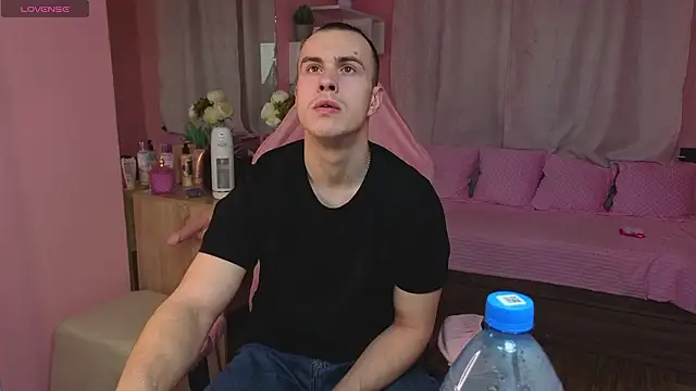 Snapshot of Kris_Braun chatting on 03-08-26, 11:36 Kris Braun online show from 03-08-26, 11:36