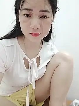 LoveLillyy69 online show from 05-30-26, 02:36