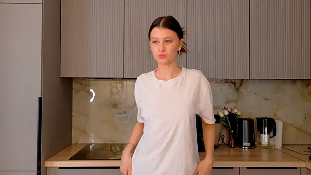 LouiseChavez online show from 02-05-26, 05:34