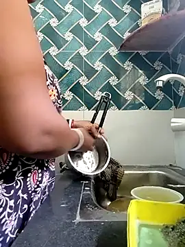 Hot-Tinaa online show from 04-23-26, 06:03