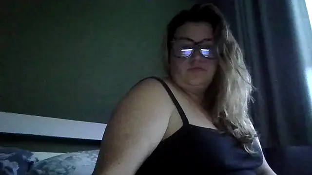QueenCurvy Charley28 online show from 06-16-26, 08:00
