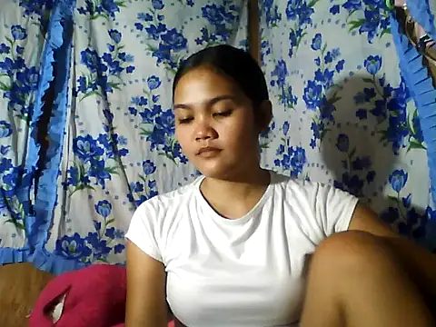 PinaySkinnyJust18 online show from 07-06-26, 09:50