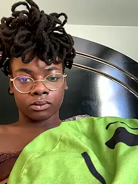 Snapshot of barracksbunny chatting on 01-16-26, 02:21 barracksbunny online show from 01-16-26, 02:21