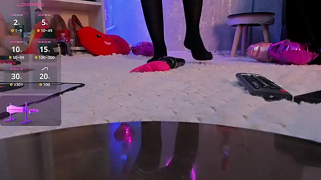 Snapshot of JolieStardust chatting on 02-13-26, 01:51 JolieStardust online show from 02-13-26, 01:51