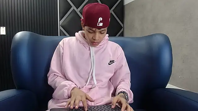 Dogan Renzo0 online show from 02-02-26, 07:23