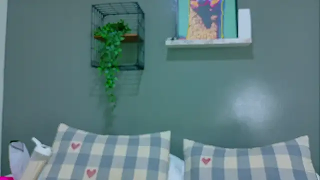 AmmyRouse   online show from 04-15-26, 09:27