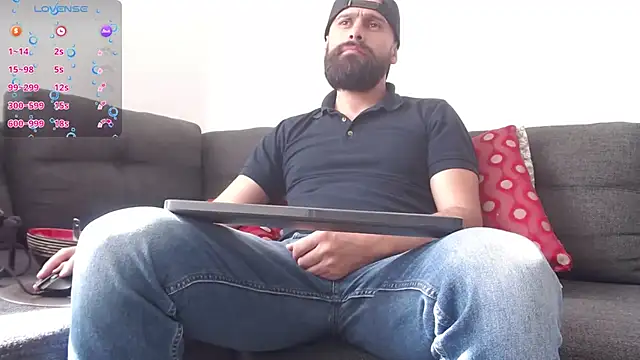 Snapshot of SpermsBank chatting on 12-20-24, 02:05 SpermsBank online show from 12-20-24, 02:05