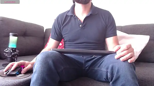 Snapshot of SpermsBank chatting on 02-21-25, 01:33 SpermsBank online show from 02-21-25, 01:33