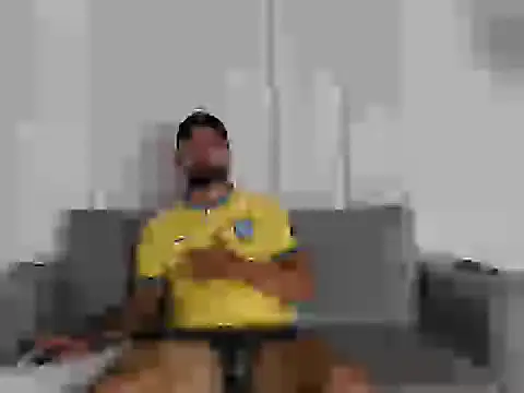 Snapshot of Handsomen69 chatting on 02-13-26, 02:51 Handsomen69 online show from 02-13-26, 02:51