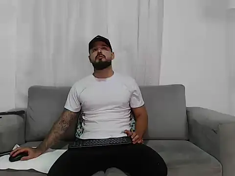 Snapshot of Handsomen69 chatting on 02-24-26, 12:52 Handsomen69 online show from 02-24-26, 12:52