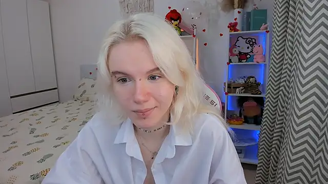 Snapshot of Mia_WaterFall chatting on 02-18-26, 03:46 Mia WaterFall online show from 02-18-26, 03:46