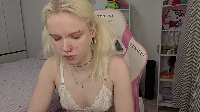 Snapshot of Mia_WaterFall chatting on 03-07-26, 03:14 Mia WaterFall online show from 03-07-26, 03:14