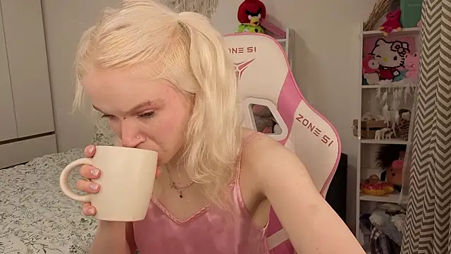 Mia WaterFall online show from 03-15-26, 03:12