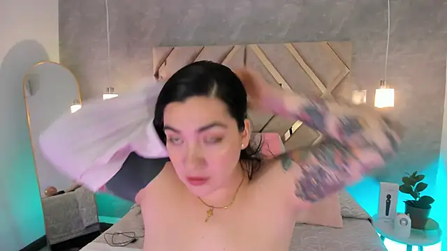 KathiaJenner online show from 02-17-26, 12:12