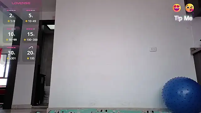 Snapshot of xxxMilexxx chatting on 06-03-26, 01:14 xxxMilexxx online show from 06-03-26, 01:14