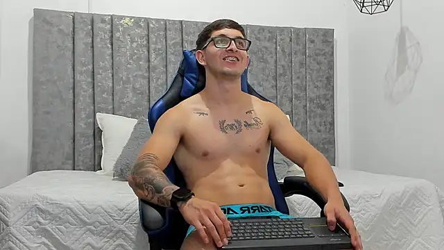 Calvin Hunter online show from 02-07-26, 03:10