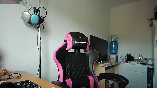 Yulian Milf online show from 04-01-26, 11:00