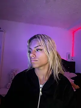 andyy x online show from 04-12-26, 06:51