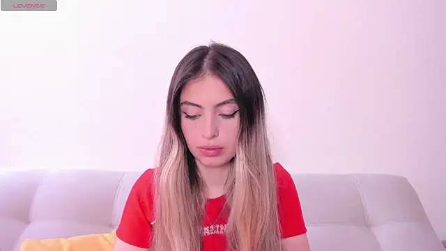 Snapshot of Fernanda_aaaa chatting on 06-28-26, 04:13 Fernanda aaaa online show from 06-28-26, 04:13