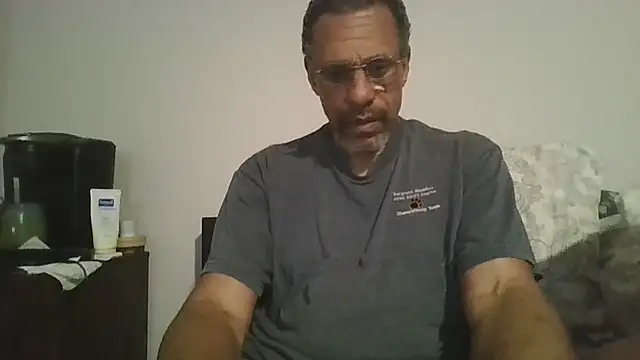 Snapshot of swimmer2496 chatting on 03-08-26, 07:12 swimmer2496 online show from 03-08-26, 07:12