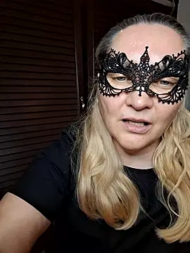 MaskedQueen77 online show from 05-11-26, 04:04