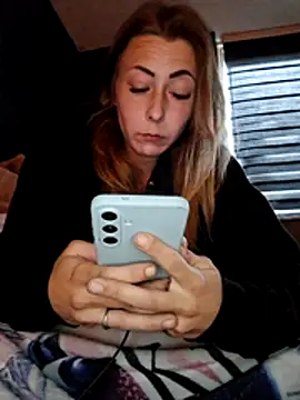 dewimp1 online show from 04-09-26, 05:40