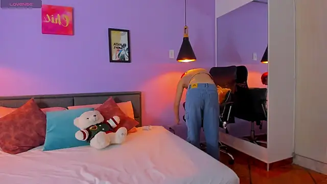 lanablacke  online show from 03-05-26, 12:01