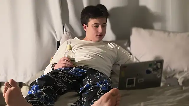 coolskum0 online show from 03-15-26, 05:52