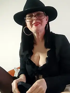 AliceSwan57 online show from 04-24-26, 03:42