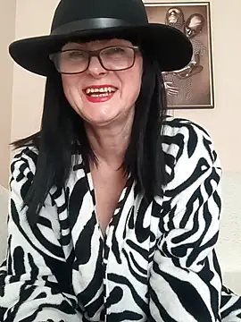 AliceSwan57 online show from 04-26-26, 12:36