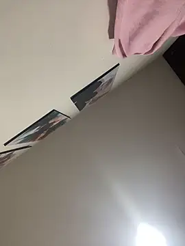 JuliaaVega online show from 04-17-26, 11:46