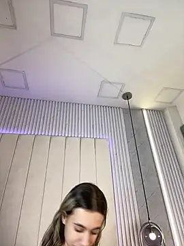 JuliaColemann online show from 03-07-26, 12:02