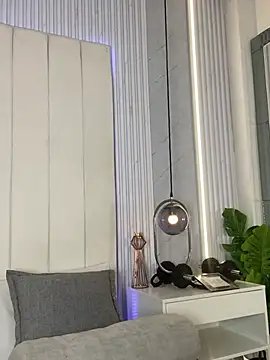 JuliaColemann online show from 04-28-26, 11:59