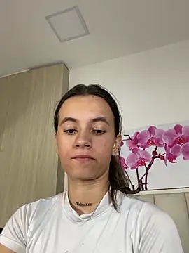 JuliaColemann online show from 05-31-26, 06:09
