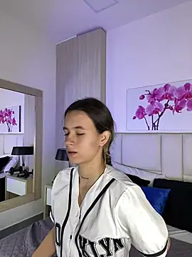 JuliaColemann online show from 07-06-26, 11:51