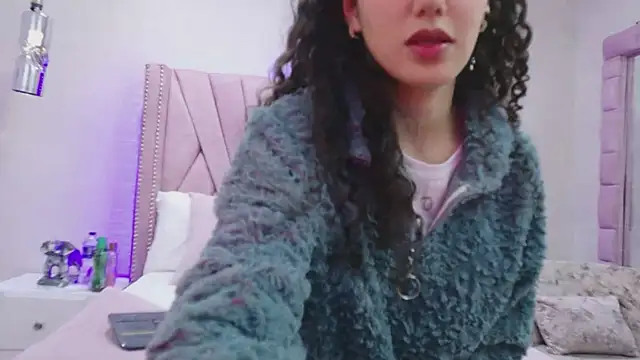 Snapshot of RoxanaAngel chatting on 02-05-26, 02:22 RoxanaAngel online show from 02-05-26, 02:22