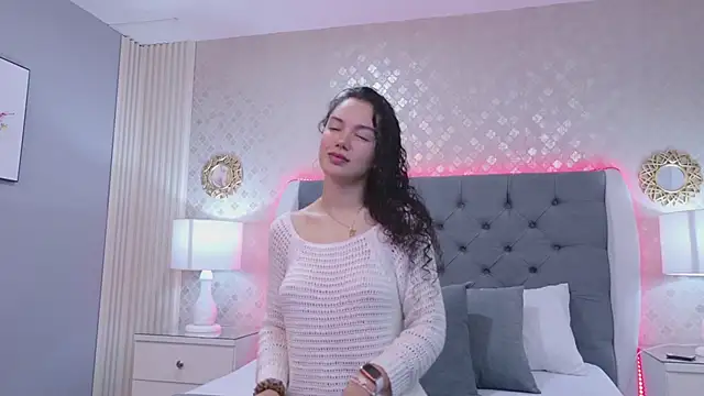 Snapshot of RoxanaAngel chatting on 02-14-26, 01:52 RoxanaAngel online show from 02-14-26, 01:52