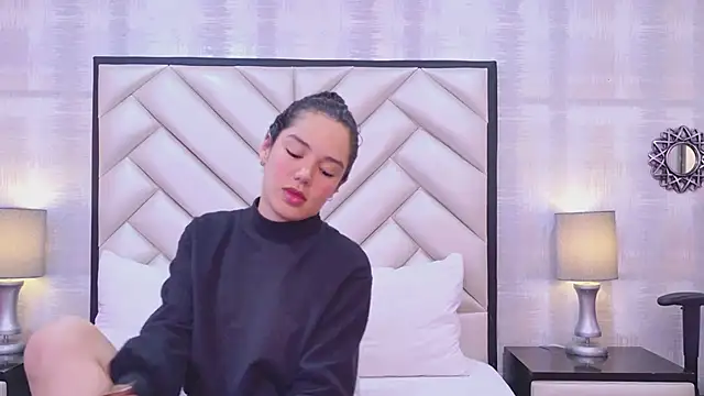 Snapshot of RoxanaAngel chatting on 02-24-26, 12:58 RoxanaAngel online show from 02-24-26, 12:58