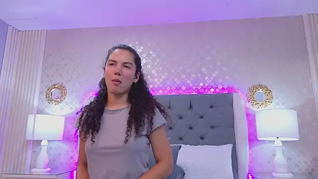 Snapshot of RoxanaAngel chatting on 03-01-26, 02:46 RoxanaAngel online show from 03-01-26, 02:46