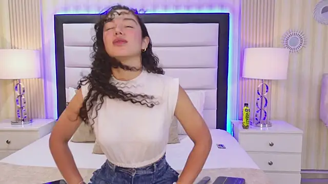 Snapshot of RoxanaAngel chatting on 03-02-26, 02:24 RoxanaAngel online show from 03-02-26, 02:24