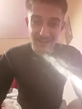 Snapshot of Madalin1bi1 chatting on 02-01-26, 01:04 Madalin1bi1 online show from 02-01-26, 01:04